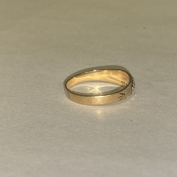 10K - 12K Black Hills Gold Pinky Ring - Good Vintage Condition. Authentic. - Picture 2 of 16